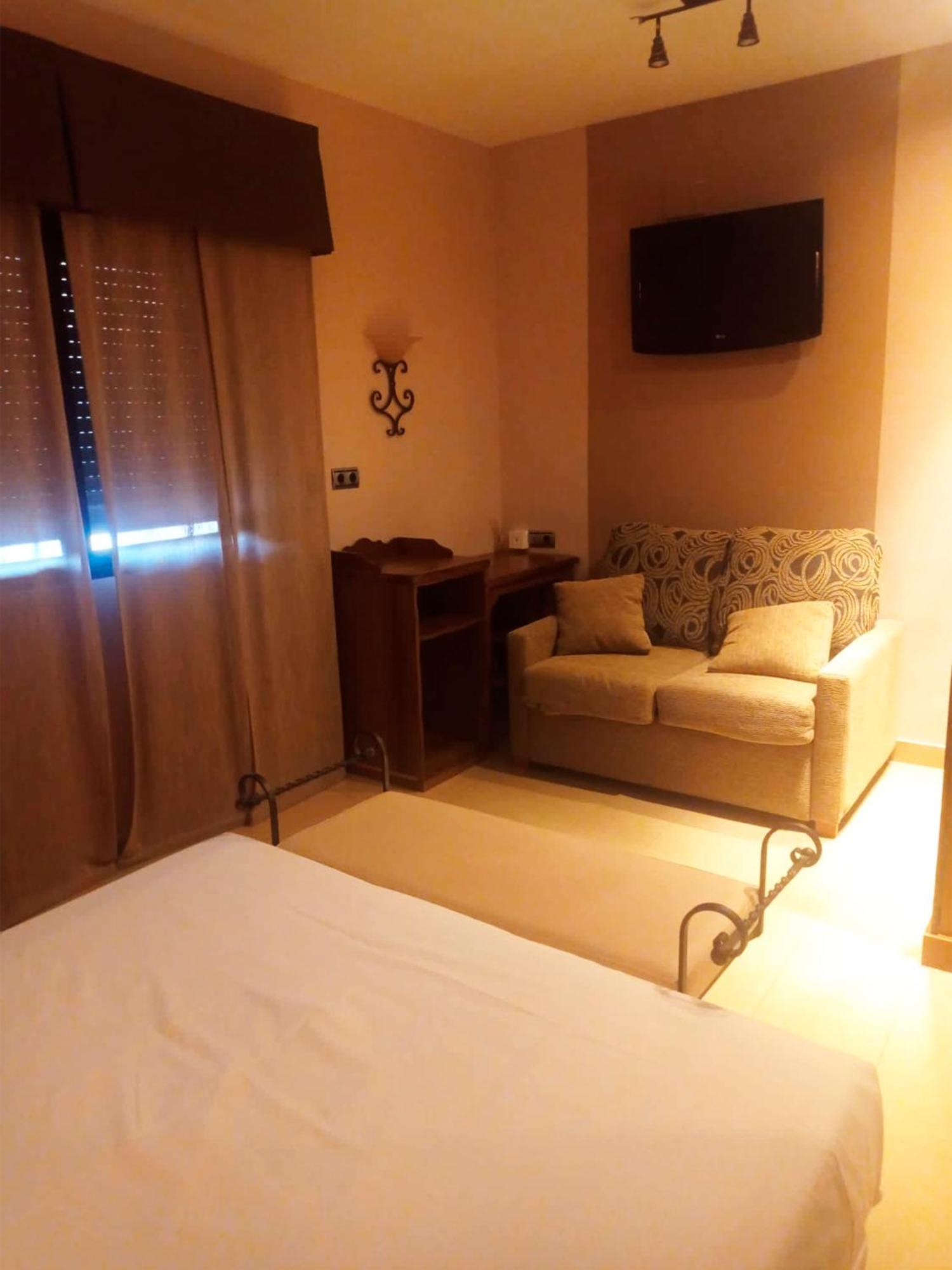 Hotel La Brasa Vélez de Benaudalla Εξωτερικό φωτογραφία